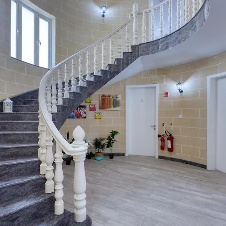 Valley View - Private With Balcony By Sf Homes R1 *